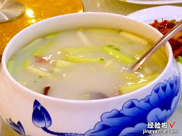 八大菜系之首鲁菜，究竟有何魅力？看完这10道代表菜，你就明白了