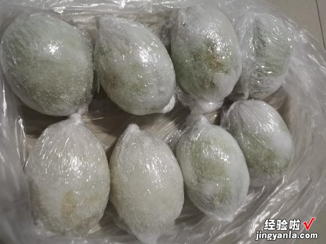 立秋过后腌鸭蛋，新手看一遍就会，不用盐水不用泥，28天流油起沙