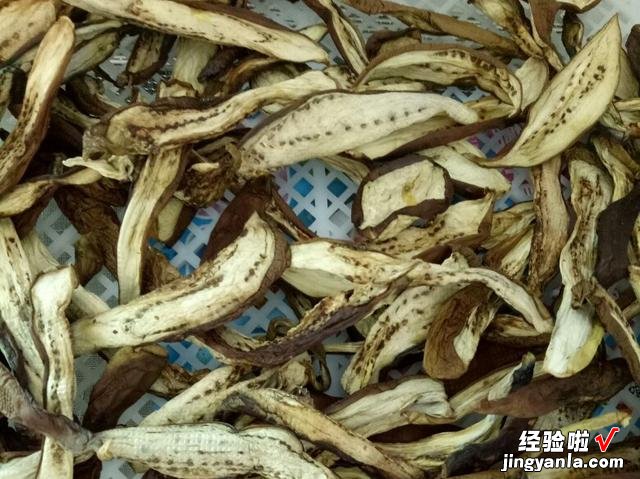 立秋前后,把6款蔬菜晒干,做法简单,放一年不坏,冬天炖肉很香