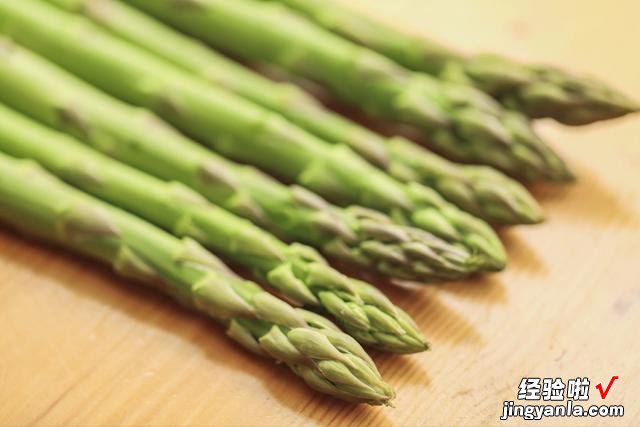 芦笋应该怎样挑？看这3个部位就行，又鲜又嫩，菜贩子都夸你厉害