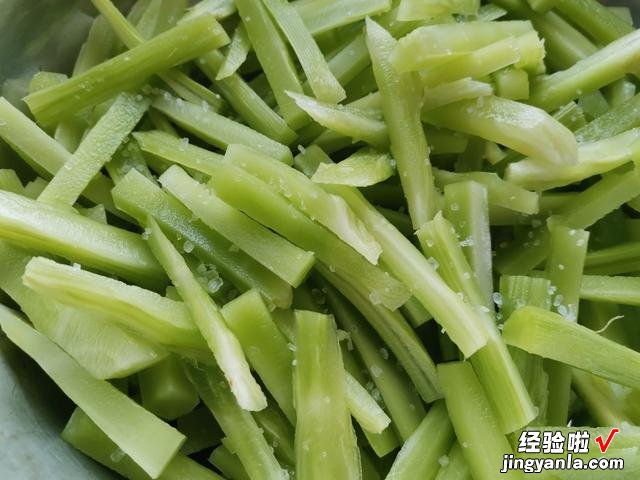 这5种蔬菜晒干后，比新鲜的还好吃，放一年都不坏，炖肉干香美味