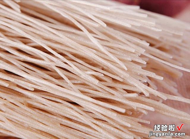 8元一斤的红薯粉条,是用胶做的吗?为了家人的健康,不妨看一看
