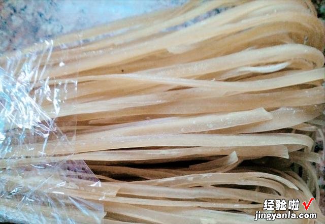 8元一斤的红薯粉条,是用胶做的吗?为了家人的健康,不妨看一看
