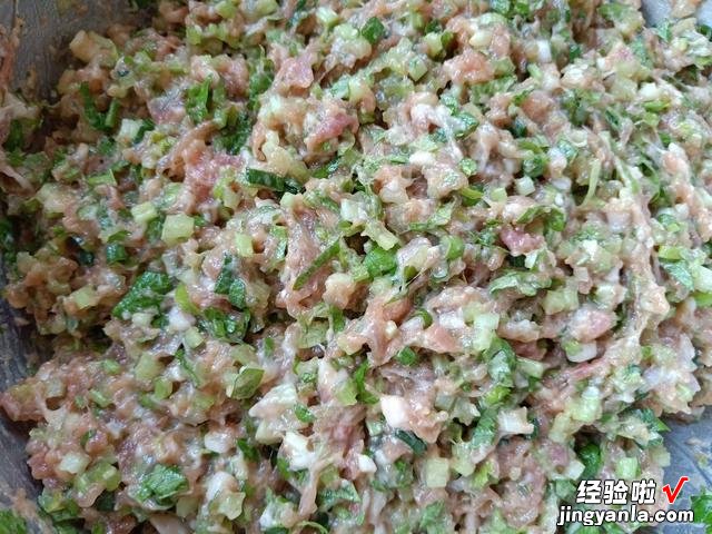 猪肉饺子配什么菜好吃？教你5种不同搭配，香味扑鼻，好吃没腥味