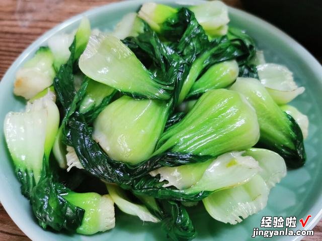 广东人教我炒青菜，牢记3个小技巧，青菜翠绿不出水，比饭店好吃