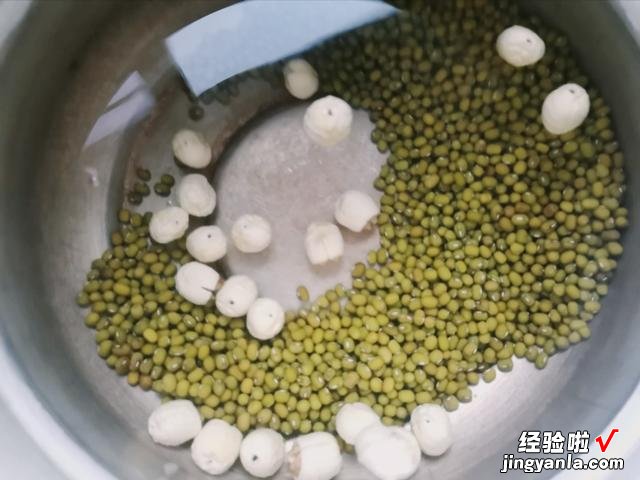 绿豆熬汤配什么最好?教你6种不一样的做法,营养丰富,消暑解渴