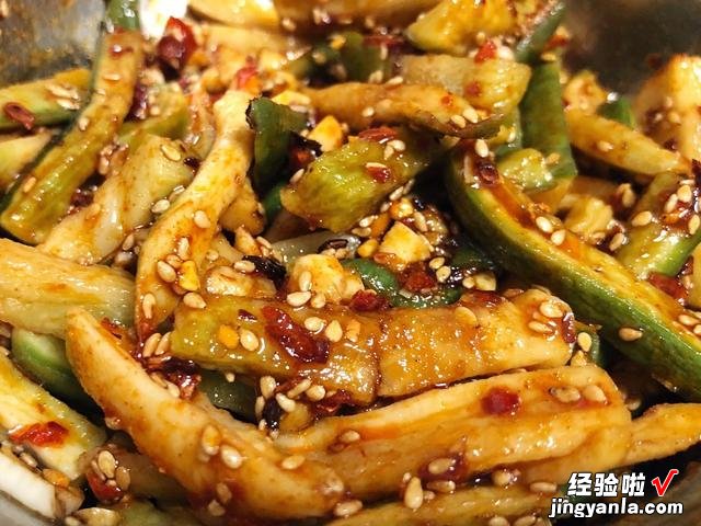 晒萝卜干的季节到了，香辣开胃小菜，教你在家做，干净卫生无添加