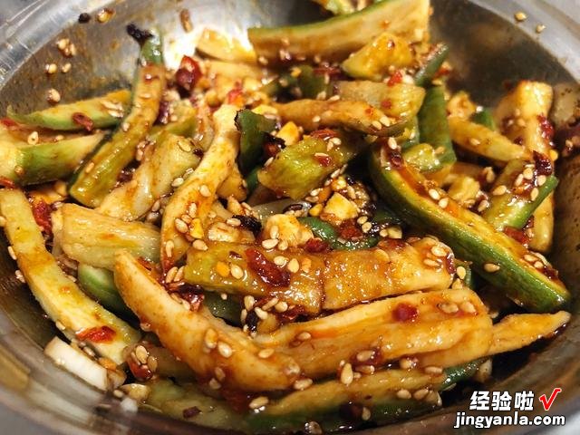 晒萝卜干的季节到了，香辣开胃小菜，教你在家做，干净卫生无添加