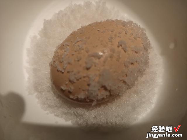 腌鸡蛋，直接加盐腌不对！大厨教你一招，个个流油起沙，咸香入味