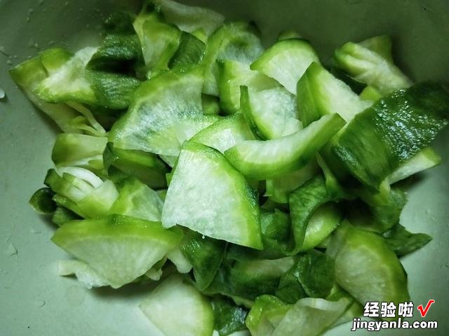 10月碰到此菜别心软，一次囤上30斤，腌起来慢慢吃，开胃解腻