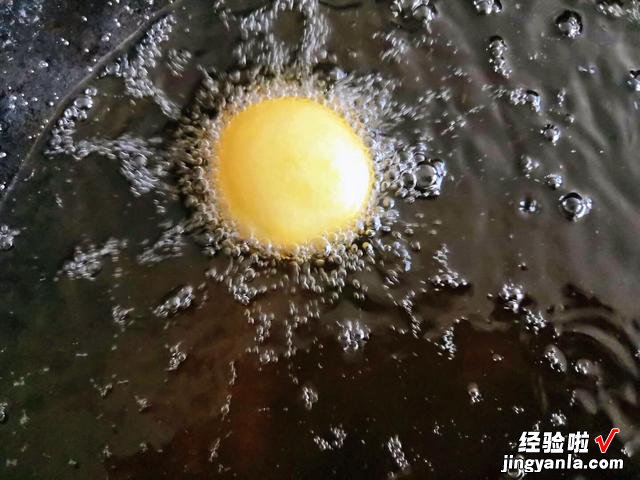 做拔丝香蕉,应该用水拔还是油拔?记住这个配方和顺序,一次成功