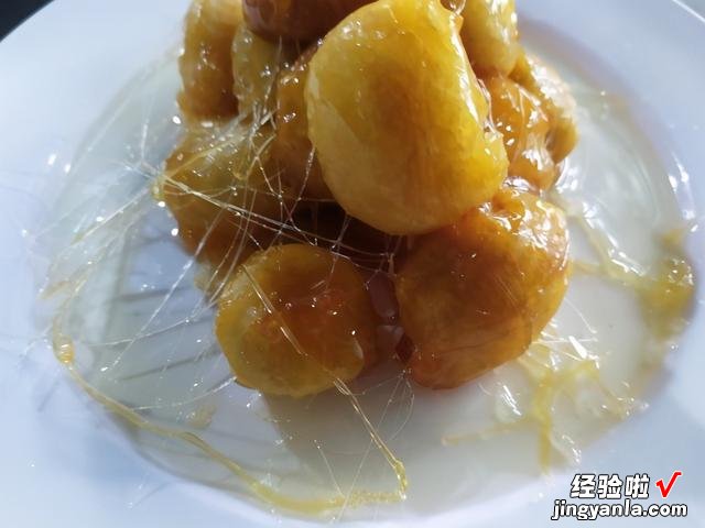 做拔丝香蕉,应该用水拔还是油拔?记住这个配方和顺序,一次成功