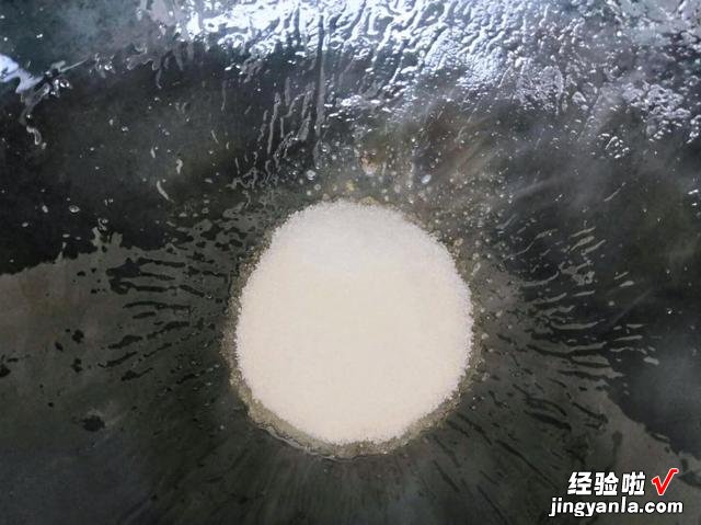 做拔丝香蕉,应该用水拔还是油拔?记住这个配方和顺序,一次成功