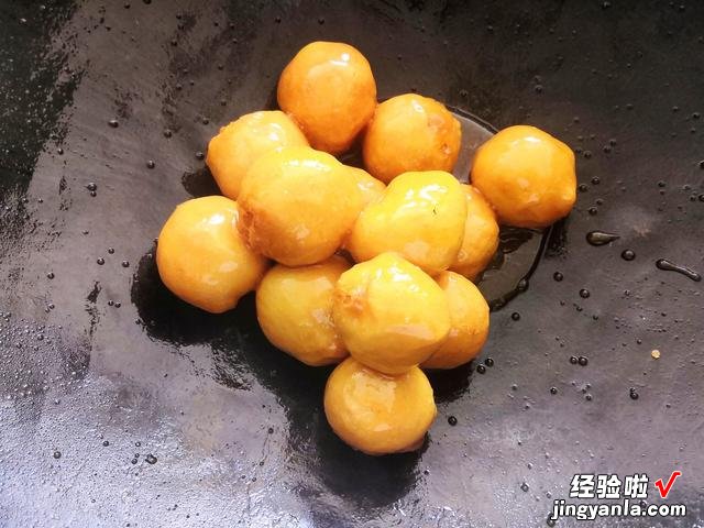 做拔丝香蕉,应该用水拔还是油拔?记住这个配方和顺序,一次成功