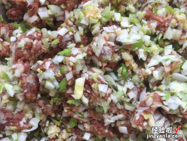 羊肉饺子配什么菜好吃？教你3种不同搭配，香味扑鼻，好吃没膻味