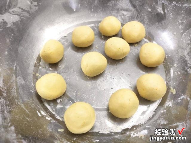 试下这种做法，让南瓜好吃100倍，香甜软糯，既是零食又是主食