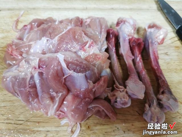 老干妈鸡肉包的做法，个个饱满多汁，香辣可口，比外面买的还好吃