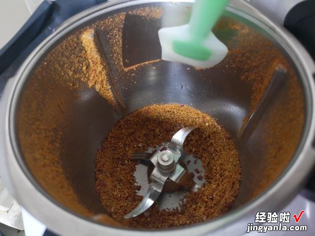 秘制干蘸油碟的新做法,烧烤、毛肚、清炖羊肉的好搭档,安逸巴适