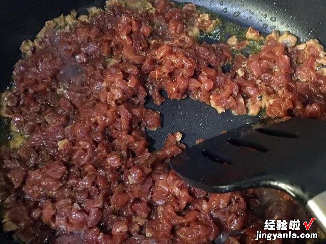 家中自制牛肉酱，秘制配方，手把手教你，夹馒头卷饼拌面吃啥都香