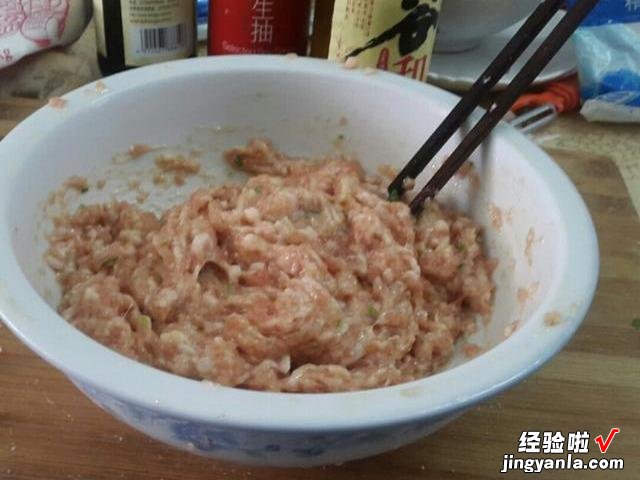 包子馅怎么调才饱满多汁？其实秘诀就俩字，做法简单，一看就会