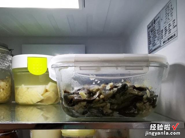 每年深秋，东北人必腌一缸蒜茄子，简单美味下饭，够吃一个冬天了