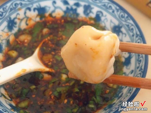 吃饺子时,有人蘸白糖,有人蘸酱油,你见过其他更奇葩的吃法吗?