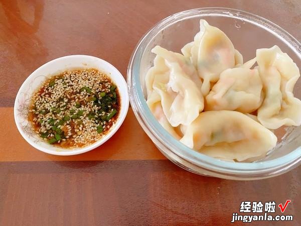 吃饺子时,有人蘸白糖,有人蘸酱油,你见过其他更奇葩的吃法吗?