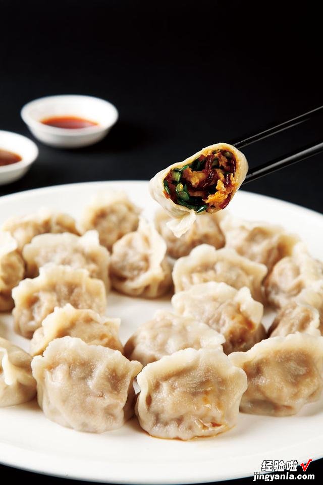 吃饺子时,有人蘸白糖,有人蘸酱油,你见过其他更奇葩的吃法吗?