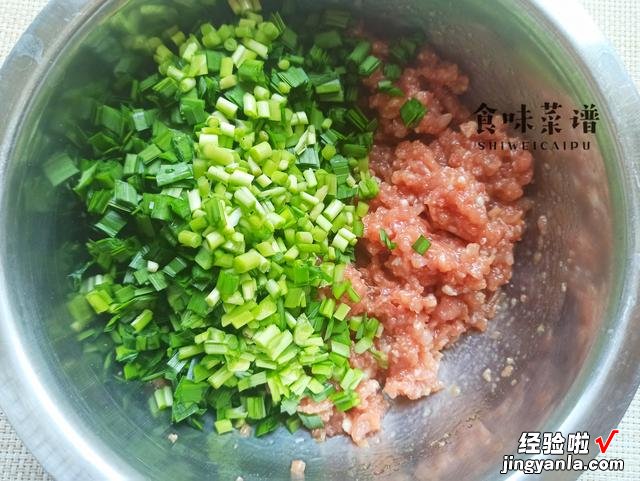 最近几天,孩子迷上了它,早晚餐都想吃,外酥里嫩,鲜嫩营养多汁
