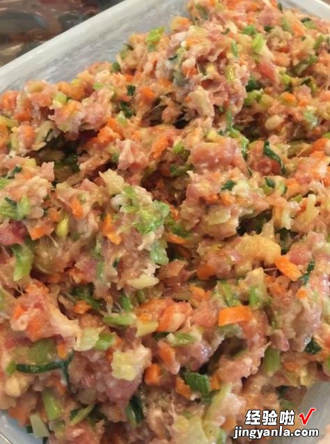饺子馅怎么调才好吃？教你一个新做法，皮薄馅大，味道鲜美又好吃