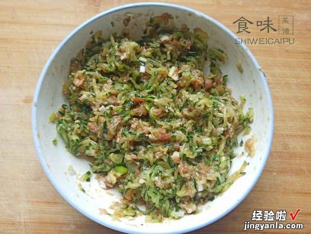中秋团圆吃饺子,教你6种馅的调法,鲜嫩多汁,都是家人爱吃的味