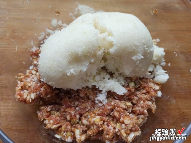 中秋团圆吃饺子,教你6种馅的调法,鲜嫩多汁,都是家人爱吃的味