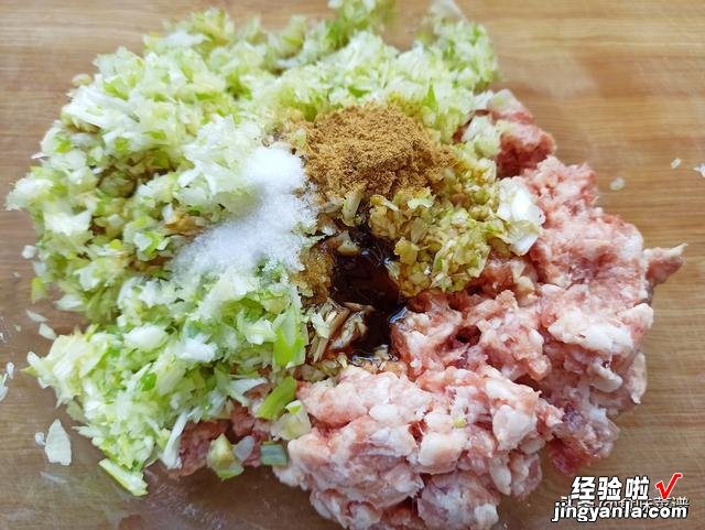 中秋团圆吃饺子,教你6种馅的调法,鲜嫩多汁,都是家人爱吃的味
