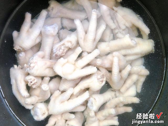 酸辣鸡爪的绝密配方，步骤详细，手把手教你操作，用料精确到克数