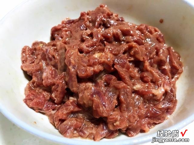 菜场买新鲜牛肉，老板切好以后，交代我回去别洗了，这是啥原因？