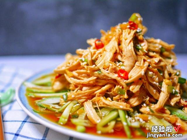 年夜饭必备的凉拌菜,低脂低卡,酸辣又开胃,常吃也不用担心长胖