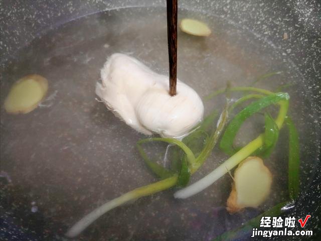 年夜饭必备的凉拌菜,低脂低卡,酸辣又开胃,常吃也不用担心长胖