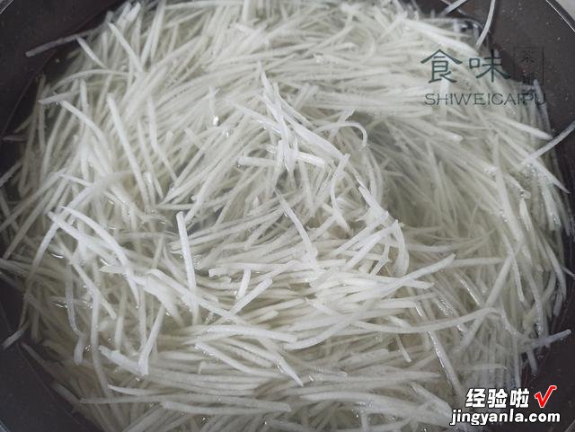 吃萝卜的季节到了,教你秘制萝卜包子馅,鲜美多汁,一顿5个不够