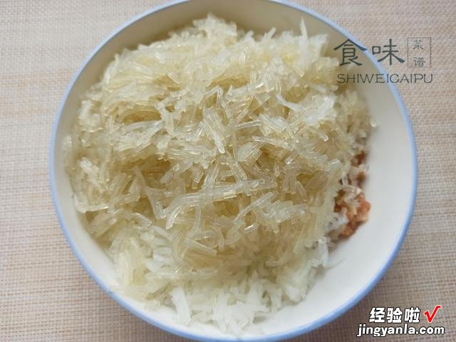 吃萝卜的季节到了,教你秘制萝卜包子馅,鲜美多汁,一顿5个不够
