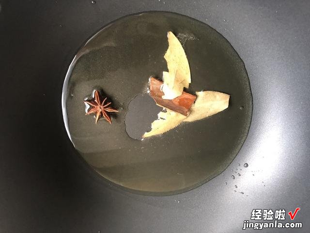 炸酱面，最关键的核心就是酱料，秘制配方教给你，学会就能开店了