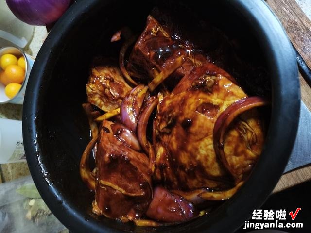 如何用电饭煲酱牛肉？教你详细配方比例，出锅软烂鲜香，一次成功