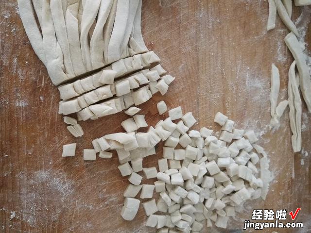 这道山西的特色面食，比刀削面好喝，口感筋道滑嫩，看着就流口水
