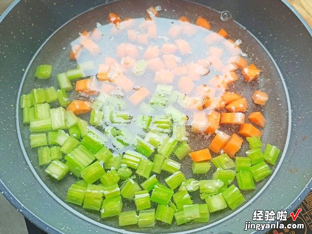 除夕夜年夜饭,6道凉拌菜要收藏,清爽又解腻,学会做给家人们吃