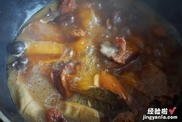 除夕夜,年夜饭必备的4道“硬”菜,款待家人朋友,脸上倍有面子