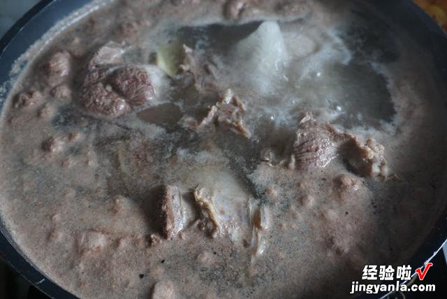除夕夜,年夜饭必备的4道“硬”菜,款待家人朋友,脸上倍有面子