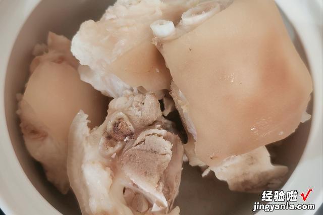 除夕夜,年夜饭必备的4道“硬”菜,款待家人朋友,脸上倍有面子
