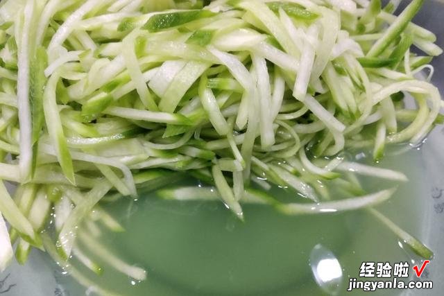 冬天最受欢迎的5种蔬菜,一次腌20斤,冬天慢慢吃,解腻又下饭