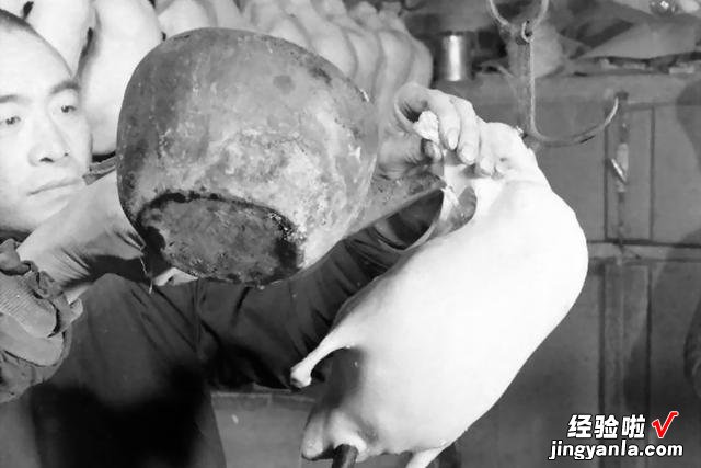 1975年在北京吃一只烤鸭多少钱?爷爷:普通人一个月工资不够