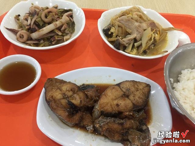 实拍电子厂工作餐，有肉有菜还有汤，全部免费，看的我都流口水了