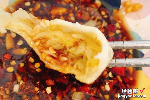 酸菜素饺子好吃有窍门，按照这个方法和用料调馅，饺子不好吃才怪